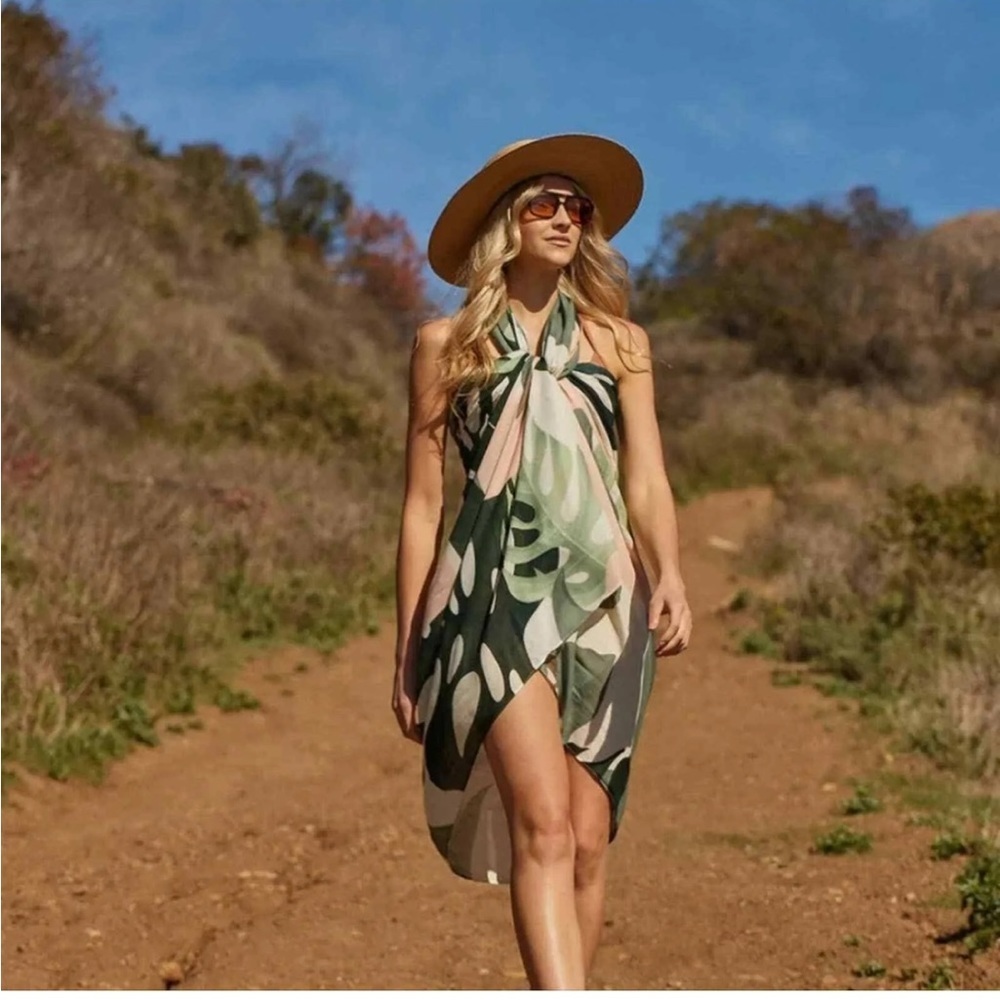 Virginia Wolf Tropical Multi Wear Wrap